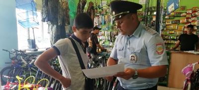 <br />
        Автоинспекторы Кабардино-Балкарии провели ликбезы безопасности в местах продаж велосипедов    