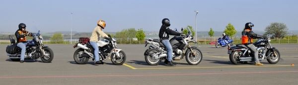 
<p>											В Германии хотят упростить получение лицензий на управление мотоциклом<br />
			