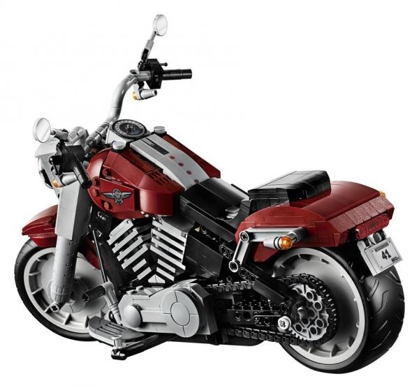 
<p>											LEGO выпустили набор с Harley-Davidson Fat Boy<br />
			